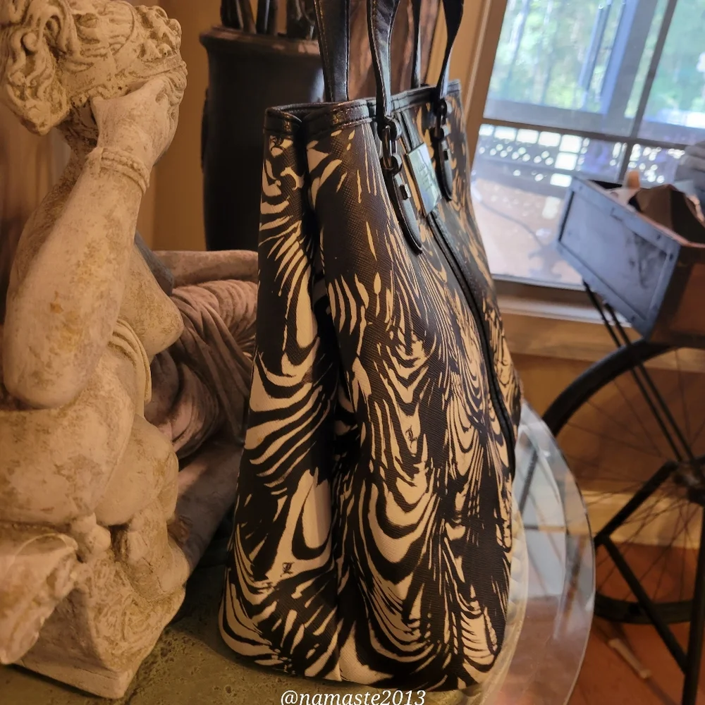 L.A.M.B. by Gwen Stefani Black White Tote Bag Luxury Designer #607 - Picture 8 of 15